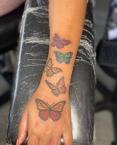 Colored Butterfly Tattoo, Color Butterfly Tattoo, Butterfly Tattoo Color, Small Tattoos Sleeve, Tattoos Angel, Tattoos Zodiac, Baddie Tattoos, Tattoos Abstract, Rose And Butterfly Tattoo