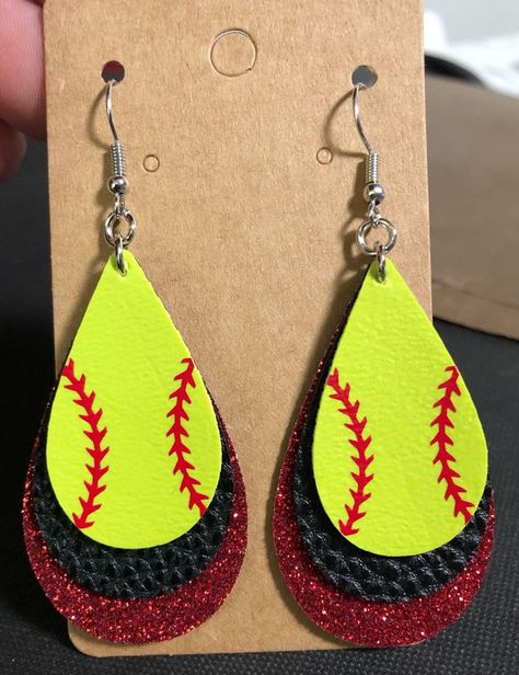 Softball Earrings Cricut, Softball Earrings Diy, Leaf Earrings Diy, Softball Earrings, Cricut Leather, Cricut Jewelry, Diy Machine, Cricut Earrings, Leather Creations