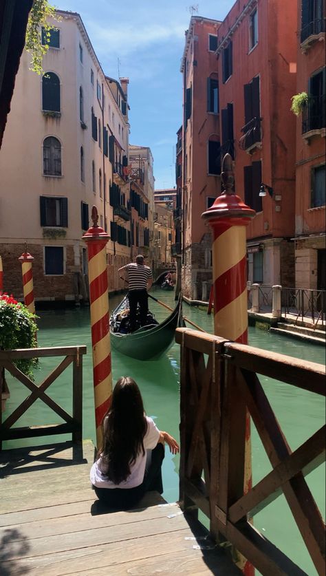 Venice photo Venecia Aesthetic, Italy Aesthetic Girl, Italy Aesthetic, Travel Pics, European Summer, Venice Italy, Italy Travel, Travel Pictures, Aesthetic Girl