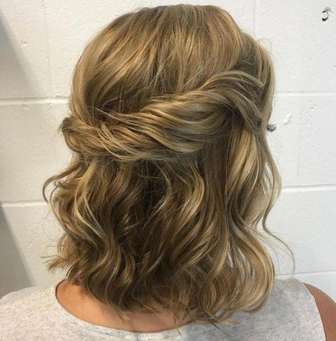 Visit our web site for additional relevant information on "wedding hairstyles half up half down". It is a superb place for more information. Prom Curls, Fishtail Braids, Easy Updo Hairstyles, Up Dos For Medium Hair, Updos For Medium Length Hair, Wedding Hairstyles Half Up Half Down, Half Updo, Penteado Cabelo Curto, Half Up Half Down Hair