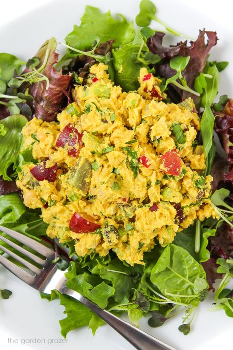 Curried Chickpea Salad (Vegan!) Curried Chickpea Salad, Chickpea Salad Vegan, Curry Dip, Chickpea Salad Recipes, Salad Vegan, Chickpea Curry, Chickpea Salad, Middle Eastern, Salad Recipes