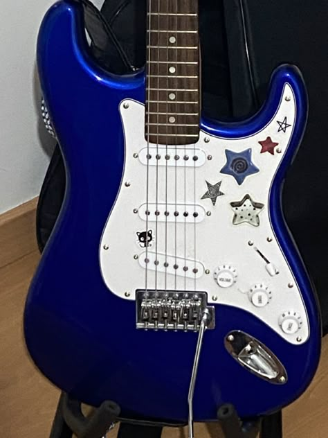 Blue Bass Guitar Aesthetic, Blue Guitar Aesthetic, Dark Blue Electric Guitar, Rainbow Dash Aesthetic, Blue Bass Guitar, Blue Stratocaster, Blue Acoustic Guitar, Fender Mustang Guitar, Blue Electric Guitar