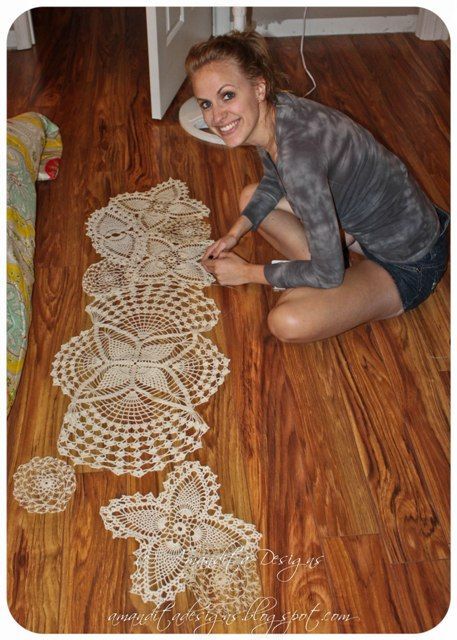 DIY Doily Table Runner | Amandita Designs' connect several crocheted doilys together to create a crocheted table runner Upcycle Lace Doilies, Doily Repurposed, Doily Runner, Doilies Diy, Diy Doily, Doily Table Runner, Doily Crafts, Doily Art, Table Runner Diy