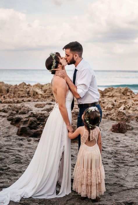 Beach Wedding Photography Poses Picture Ideas Family Photos, Vow Renewal Photoshoot With Kids, Beach Wedding Family Photos, Elopement With Kids, Wedding Pictures Beach, Beach Wedding Pics, Wedding Anniversary Pictures, Bridal Party Photography, Small Beach Weddings