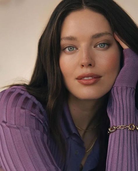 Emily DiDonato (@emilydidonato) • Instagram photos and videos Emily Didonato Instagram, Pretty Brown Eyes, Gamine Style, Emily Didonato, Guess Girl, Stella Maxwell, Model Inspo, Summer Hair Color, Swimsuit Models