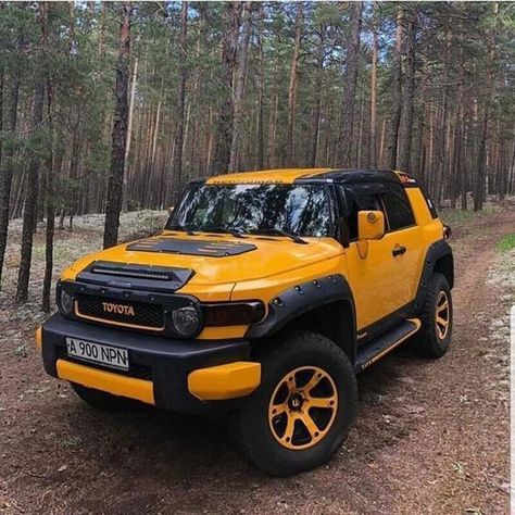 (99+) Trucks/ Cars/ Nature auf Tumblr Custom Fj Cruiser, Fj Cruiser Off Road, Fj Cruiser Accessories, Fj Cruiser Mods, Mobil Off Road, Toyota Jeep, Audio Mobil, Toyota Cruiser, Мотоциклы Cafe Racers