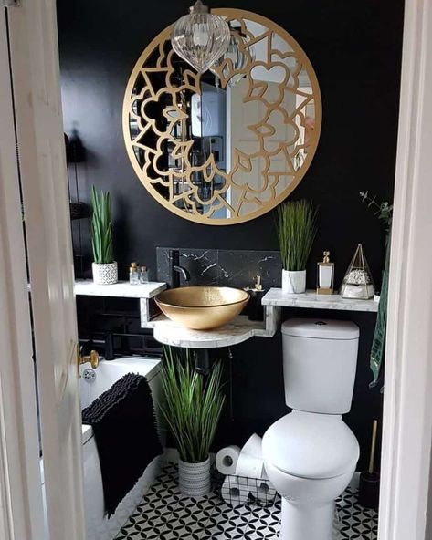 Dark Tiny Bathroom Ideas Bungalow And Bargains Small Bathroom Floor Plans, Small Bathroom Paint, Small Bathroom Inspiration, Bathroom Floor Plans, Toilet Room, Tiny Bathrooms, Apartment Bathroom, Bathroom Spa, Small Bathroom Design