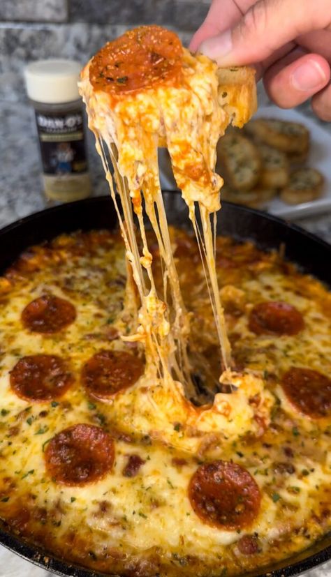 Meat Lover’s Pizza Dip Meat Lovers Pizza Dip, Pork Side Dishes, Pizza Dip Recipes, Small Slow Cooker, Pizza Dip, Sausage Spaghetti, Meat Lover, Cinnamon Roll Cake, Easy Pizza