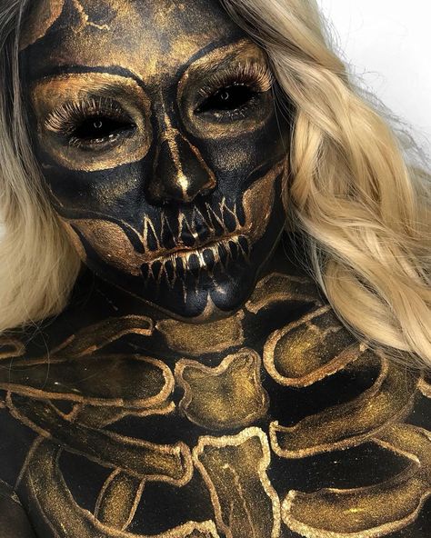 Black And Gold Skull Makeup, Butterfly Skull, Skull Butterfly, Butterfly Makeup, Gold Skull, Skull Makeup, Black Skull, Black Skulls, Makeup Trends