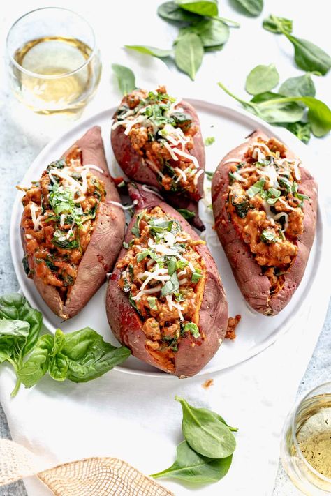 These Easy Stuffed Sweet Potatoes are ready in only 25 minutes! The filling is made with Chicken (or turkey), spinach and marinara with cheese blended into it for the ultimate healthy comfort food! Enchilada Stuffed Sweet Potatoes, Vegetarian Chorizo, Stuffed Sweet Potato Recipes, Stuffed Sweet Potato, Chunky Chef, Stuffed Potatoes, Mexican Flavors, Stuffed Sweet Potatoes, Enchilada Recipe