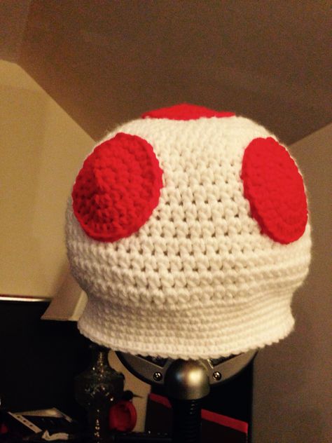 Mario Toad hat Toad Hat Crochet, Mario Crochet Hat, Toad Halloween Costume, Halloween Costumes Crochet, Toad Cosplay, Super Mario Hat, Mario Toad, Crafting Hobbies, Tv Show Halloween Costumes