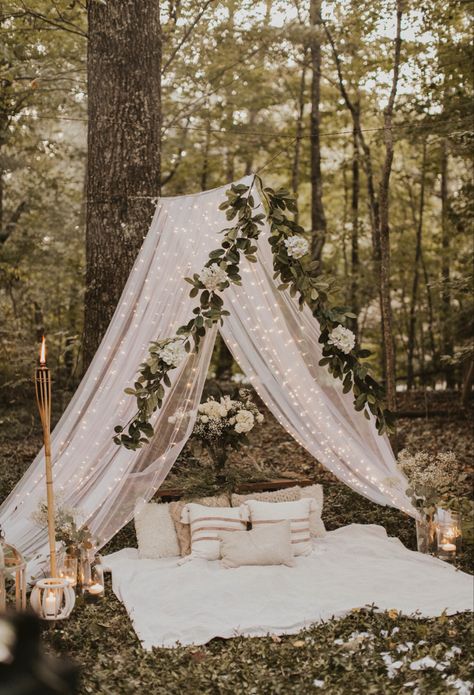 Jaclyn Brooke, Outdoor Proposal, Cute Proposal Ideas, Photography Set Up, Outdoor Backdrops, Fairy Garden Birthday Party, Wedding Notes, Picnic Inspiration, Flower Photoshoot