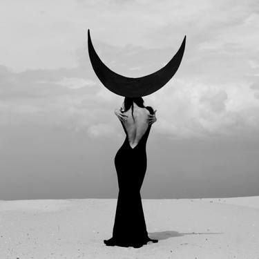 by olha stepanian ~ Bw Art, Arts Management, Body Photography, Paper Moon, Birth Photography, Season Of The Witch, Deco Art, Shooting Photo, Paper Artist