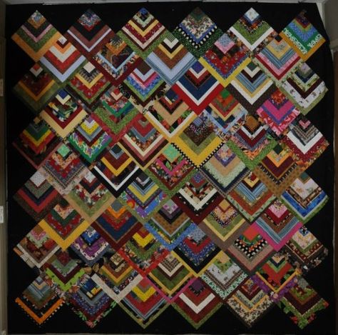 Half Log Cabin - Free Quilt Pattern Half Log Cabin Quilt Pattern, Half Log Cabin Quilt, Half Log Cabin, Quilt Pattern Ideas, Chevron Quilt Pattern, House Quilt Block, Patchwork Quilting Designs, Log Cabin Quilt Pattern, Log Cabin Quilt Blocks