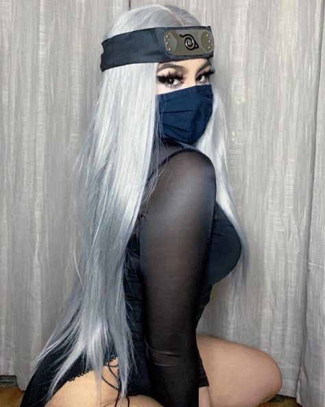 Womens Anime Cosplay, Anime Women Costume, Sasuke Cosplay Female, Naruto Costume Ideas, Female Kakashi Cosplay, Kakashi Outfit, Hot Cosplay Ideas Female, Naruto Costume Female, Anime Halloween Costume Women