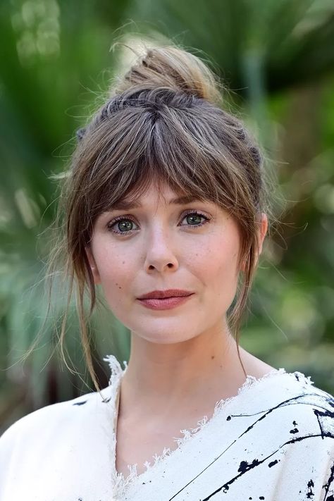 24 Fringe Haircuts Inspired by Celebrities Bottle Neck Bangs Hair, Types Of Bangs, Growing Out Bangs, Hair Tricks, Long Haircuts, Bangs For Round Face, Lizzie Olsen, Silver Foxes, Bangs With Medium Hair