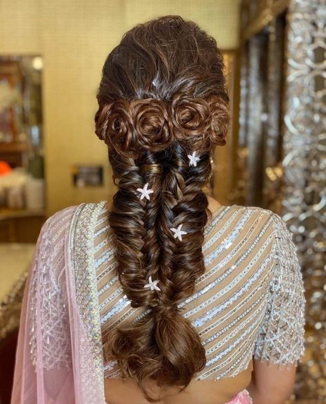 Trending Braided Hairstyles For This Wedding Season! Braid Indian Wedding, Bread Hairstyles, Hairstyles For Lehenga, Hairstyle For Girl, Lehenga Hairstyles, Half Braid, Hairstyles For Wedding, Engagement Hairstyles, Long Hair Images