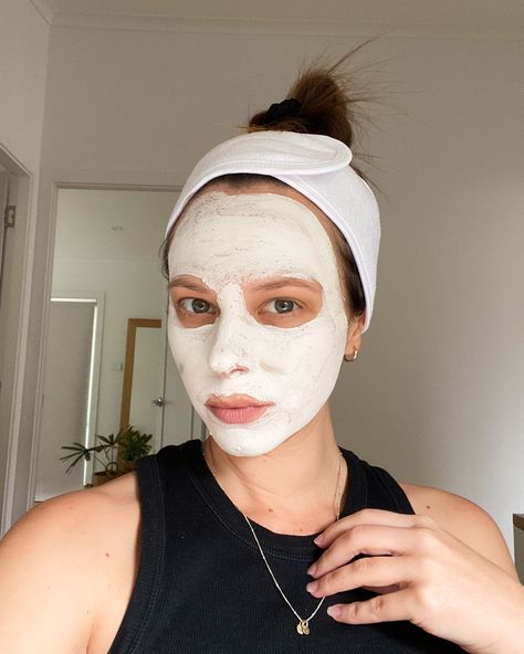 Sunday morning skincare rituals with @beth.o.neil ✨ Do you have a Sunday skin ritual? If so, what is it? xx Clay Mask Benefits, Flower Skincare, White Clay Mask, Oily T Zone, Prickly Pear Oil, Eye Creme, Morning Skincare, Oil Production, Skin Prep