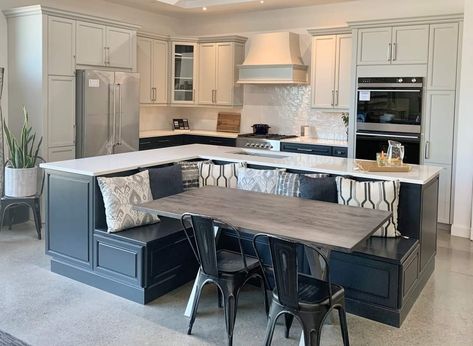 Kitchen With Built In Dining Table, Narrow Kitchen Island With Stove, U Shaped Island In Kitchen, 6x6 Kitchen Layout, Kitchen Table As An Island, Circular Kitchen Island, Kitchen Island With Built In Table, Island Bench With Table, Kitchens With Islands Layout