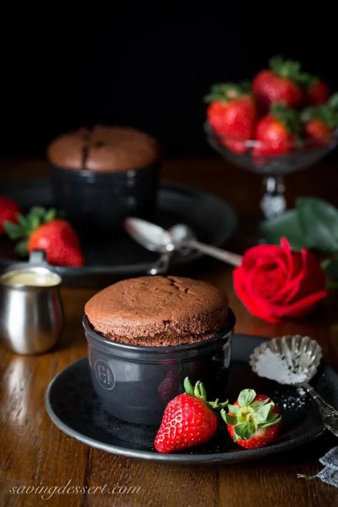 Romantic Chocolate, Dark Chocolate Desserts, Fruit Desserts Easy, Souffle Recipes, Chocolate Souffle, Dessert For Two, Valentine Desserts, Recipes For Two, Enjoy Reading