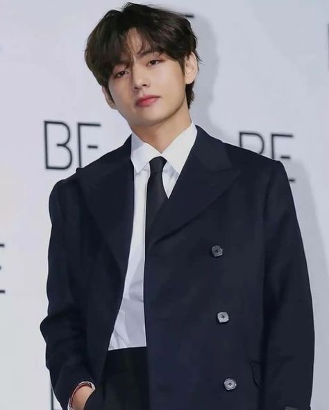 Taehyung in formals.. Bts Name, I Love You Honey, Complicated Love, Bts V Pictures, Forbidden Love, Taehyung Photoshoot, Arranged Marriage, Korean Casual, Marriage Life