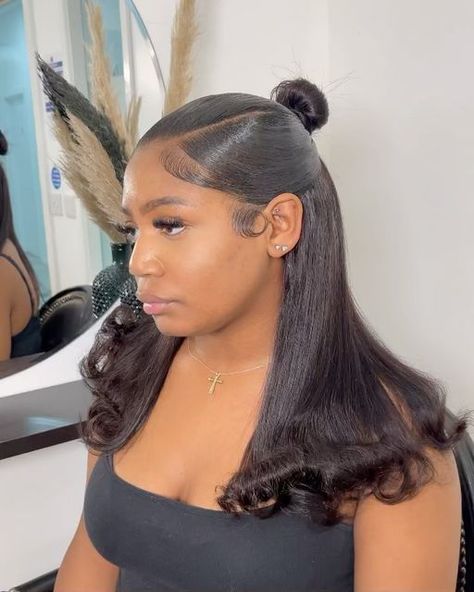 Renstouch 💕 Ponytails • Bundles • Online Classes on Instagram: "V Part Half up half Down Quick weave 🥰 Booked under: V part Half up half down Add ons: Blunt cut Specs: 2.5 bundles of 18”20” Straightening included Lewisham, SE London 1:1 ponytail classes available Slots available at: www.Renstouch.as.me www.Renstouch.co.uk for bundles and more! Thank you so much for your continued support 💕 #southlondonhair #lewishamponytails #southlondonponytails #ponytailblackgirl #ponytailstylist #ponytail #ukhairstylist #trusttheprocess #londonhairstylist #ponytail #bun #topknotbun #ponytailstyle #sidepartponytail #ponytailgoals #laid #explore#edgeslaid #prettypony #cutehairstyles #SLEEK #stluciaponytail #stluciahairstylist" V Part Slick Back Half Up Half Down, Low Bun Half Up Half Down, Half Up Half Down With Bundles, Half Up Half Down V Part, V Part Half Up Half Down Quick Weave, V Part Ponytail Black Women, 2 Half Up Half Down Ponytails, V Part Bun, Short Half Up Half Down