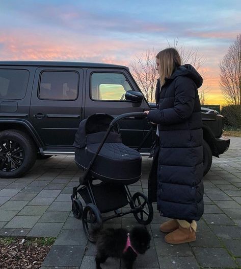 Black Suv, Mercedes Benz Wallpaper, My New Life, Dream Vision Board, Life Vision Board, Cute Lazy Day Outfits, Future Mom, Future Lifestyle, Cute Selfies Poses