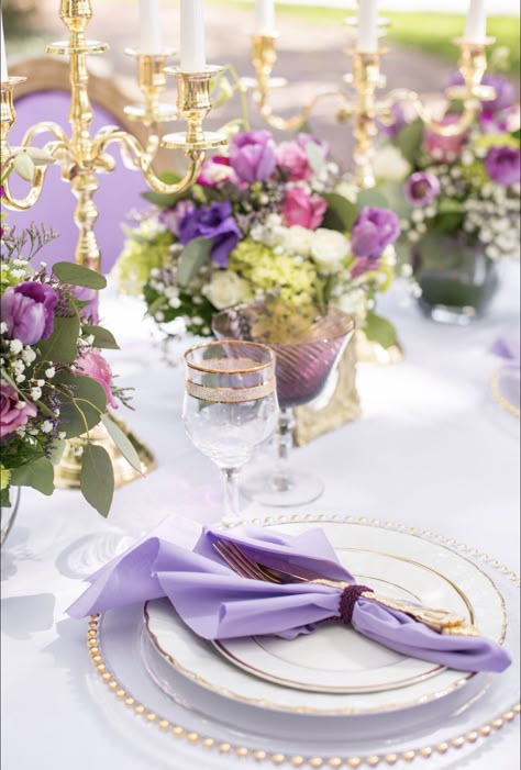 Elegant spring inspired lavender and gold brunch place setting Lilac And Sage Table Setting, Lavender And Gold Table Setting, Brunch Place Setting, Lavender Brunch, Lavender Table Setting, Lavender Gold Wedding, Lavender And Gold Wedding, Gold Wedding Decorations Receptions, Pink Purple Party