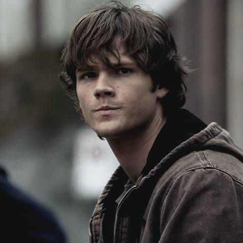 Sam Winchester Hair, Jacen Solo, Dean Forester, Jared Padalecki Supernatural, Sammy Winchester, Spn Dr, Supernatural Pictures, Supernatural Dr, Winchester Supernatural