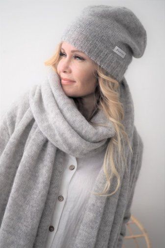 MOHAIR Beanie, LIGHT GREY Mohair Beanie, Comfy Chic Outfits, Boho Fall Outfits, Blush Outfit, Trendy Outfits Inspiration, Cozy Winter Fashion, Fall Winter Fashion Trends, Everyday Casual Outfits, Scarf Outfit