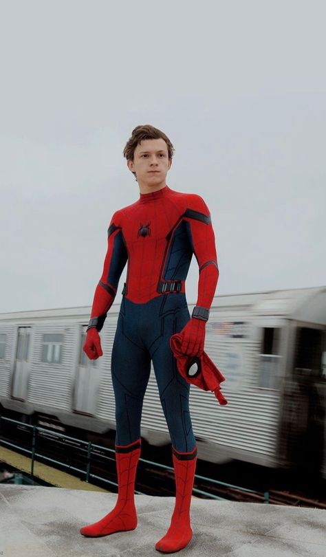 Spiderman Actor, Marvel One Shots, Matthew Modine, Best Marvel Characters, Spider Man Homecoming, Tom Holland Imagines, Tom Holland Peter Parker, Tom Holland Spiderman, Peter Parker