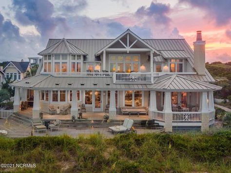 American Coastal House, Surburban Beach House, Fancy Beach House Exterior, White Beach House Exterior Coastal, Big Window House Exterior, Big Beach House Aesthetic, Bloxburg Costal House Exteriors Ideas, Summer Beach House Exterior, Costal House Exteriors