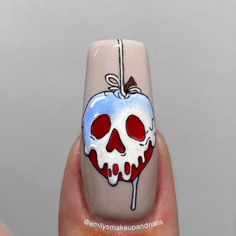 E M I L Y G I L M O U R en Instagram: “The most iconic apple .. Poison apple from Disney’s Snow White . . . . #nails #nailart #nailartist #nailtech #naildesign #nailedit…” Snow White Nails, Horror Nails, Poison Apple, Punk Nails, Nail Drawing, Gothic Nails, Goth Nails, Grunge Nails, Nail Art Designs Videos