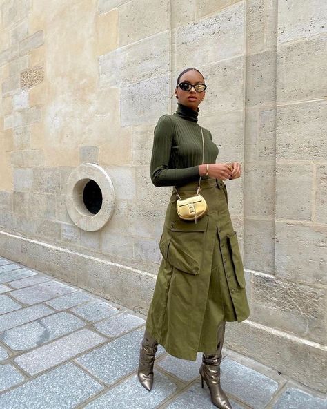 Didi Stone, Military Skirts, Mode Dope, Here We Go Again, Street Style Edgy, Women's Casual Style, Street Style Chic, Street Style Inspiration, Outfit Inspo Fall