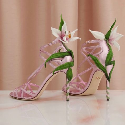 Dolce And Gabbana Flower Heels, Meganium Pokemon, Dolce And Gabbana Heels, Pakistan Shoes, Flower Heels, Floral Heels, Flower Shoes, Girls Heels, Shoes Sale