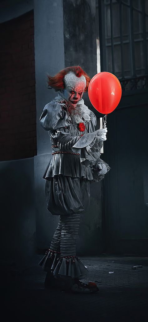 Pennywise Wallpaper, It Cosplay, It Clown, Superhero Images, Halloween Wallpaper Iphone Backgrounds, Simpsons Drawings, Pennywise The Clown, Pennywise The Dancing Clown, Horror Movie Icons