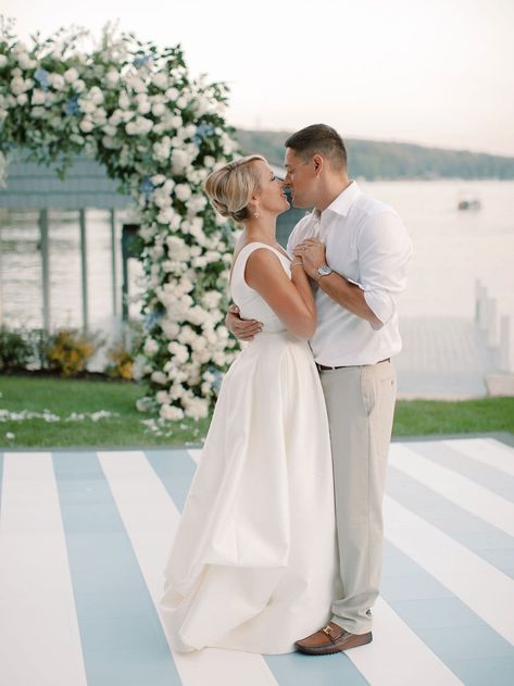 House Hamptons, First Dance Wedding Songs, First Dance Photos, Private Lake, Inside Weddings, Dance Floor Wedding, Grey Palette, Gown White, Hydrangeas Wedding