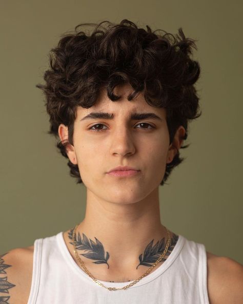 Vasiliki Halastaras, Aesthetic Bodies, Enby Hair, Curly Haircut, Androgynous Hair, Wavy Hairstyles Medium, Sketch Human, Chefs Kiss, Cool Face