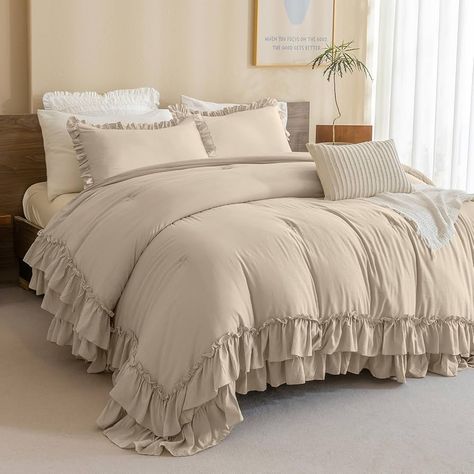 Amazon.com: Masaca Gray Ruffled Comforter Set King,Farmhouse Shabby Boho Chic Bedding Comforter Lightweight Fluffy Aesthetic Vintage Rustic Bedding 3 Pieces (1 Ruffle Comforter and 2 Pillowcases) : Home & Kitchen Bedding For Antique Wood Bed, Vintage Bedding Set Farmhouse, Farmhouse Bedroom Comforter Sets, Fall Bedroom Decor Farmhouse, Vintage Comforter Sets, Country Chic Home Decor, Cream Colored Bedding, Boho Cowgirl Bedroom, Boho Bedding Comforters