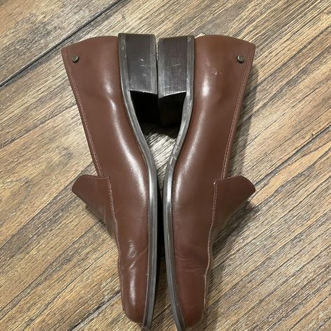 Etienne Aigner Townsend Brown Leather Loafers Size 6 M Preppy Designer Classic

Size: 6 M
Color: Brown

Excellent pre-owned condition

From a smoke free home

Preppy, Classic, Academia, Work, Office, Career, Designer, 90s, Timeless, Teacher, Professor

#designer #preppy #work #office #classic