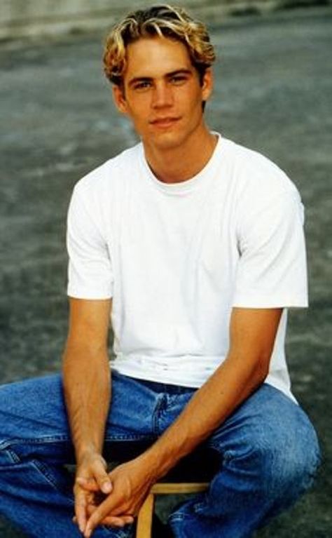 Young Paul Walker in White T-S... is listed (or ranked) 3 on the list 27 Pictures of Young Paul Walker Paul Walker Haircut, 90s Actors, Paul Walker Pictures, Rip Paul Walker, Paul Walker Photos, Beautiful Blue Eyes, The Perfect Guy, Paul Walker, Fast And Furious