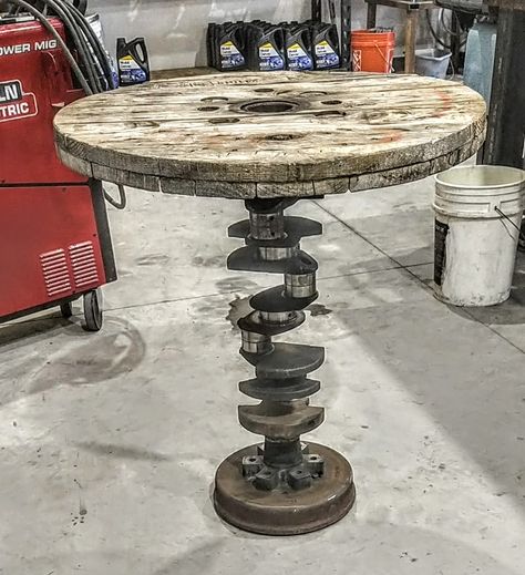 Crankshaft from a Ford V8. 3ft wire spindle Brake drum& hub assembly Crankshaft Ideas, Engine Table, Car Part Art, Car Parts Decor, Welded Metal Projects, Diy Wood Pallet Projects, Garage Furniture, Mechanic Shop, Car Part Furniture