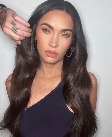 Megan Fox June 2021 Megan Fox Hair Color, Megan Fox Eyebrows, Megan Fox Makeup, Megan Fox Hair, Fox Makeup, Megan Fox Style, Megan Fox Photos, Megan Denise Fox, Fox Hair