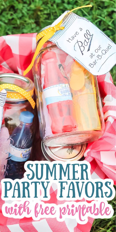 Make these summer party favors for the guests at your BBQ! Cute printable tags to add to mason jars then fill with a ton of goodies! #summerparty #summer #bbq Summer Goodie Bag Ideas For Adults, Bbq Party Favors For Adults, Picnic Party Favors For Adults, Summer Party Favors For Adults, Bbq Party Favors, Picnic Party Favors, Adult Summer Party, Bbq Theme Party, Mason Jar Party