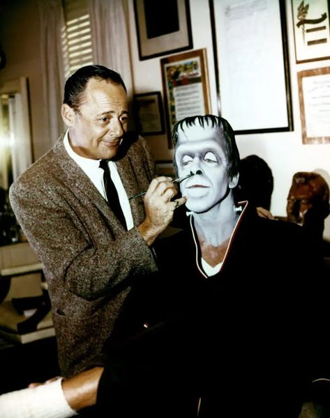 Makeup Artist Behind The Scenes, Movie Makeup Artist, Sfx Makeup Artist Aesthetic, Herman Monster, Horror Behind The Scenes, Celebrity Reference, Sfx Makeup Artist, Business Accelerator, Marilyn Munster