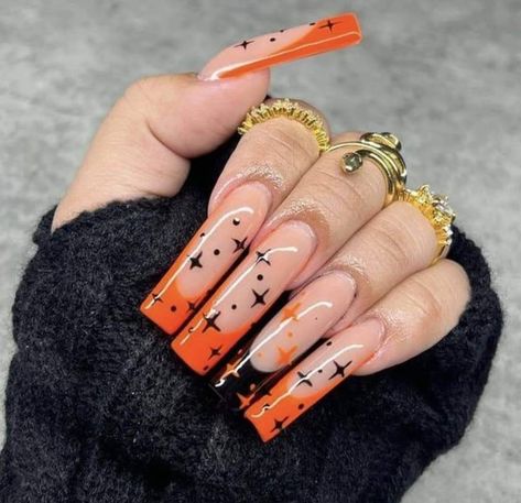 Halloween Gel Polish Nails, Orange Nails Halloween, Black And Orange Nail Designs, Halloween Acrylic Nails Designs, Freddy Krueger Nails, Spooky Nails Acrylic, Fall And Halloween Nails, Long Halloween Nails, Orange And Black Nails