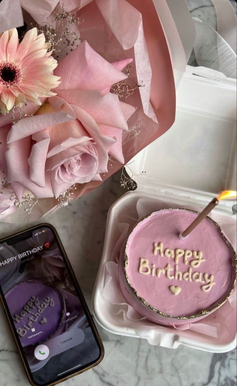 Cake Photoshoot, Birthday Shots, Birthday Cake Pictures, Cute Birthday Pictures, Birthday Ideas For Her, Happy Birthday Wallpaper, Cute Birthday Ideas, Funny Birthday Cakes, Happy Birthday Posters