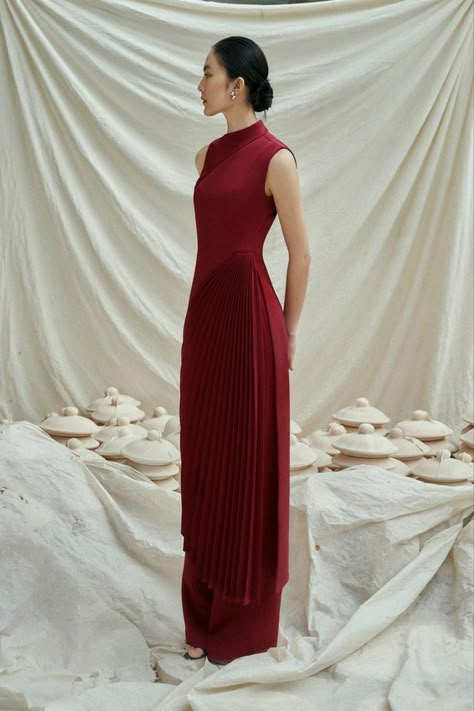 Conceptual Fashion, Tailored Clothes, Modest Dresses Casual, Modern Wedding Dress, Evening Outfits, Fashion Line, Formal Outfit, Event Dresses, Modest Dresses