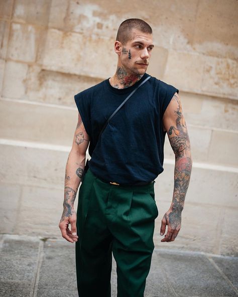 Getting in the mood!!! Paris Spring 22 Street style. Pics by the talented @kukukuba for @wwd” • 24 de Jun, 2021 às 5:13 UT Madrid Outfits, Milan Fashion Week Men, Festival Outfits Men, Paris Fashion Week Men, Men Street Fashion, Street Style Outfits Men, Mens Fashion Week, Street Style Trends, Street Style Summer