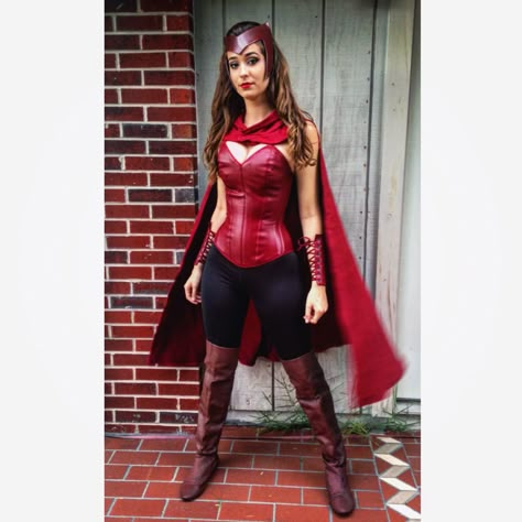 Diy Scarlett Witch Costume, Scarlet Witch Costume Ideas, Scarlet Witch Cosplay Diy, Scarlett Witch Cosplay, Scarlet Witch Outfit Ideas, Diy Scarlet Witch Costume, Scarlett Witch Costume, Scarlet Witch Halloween Costume, Comic Scarlet Witch